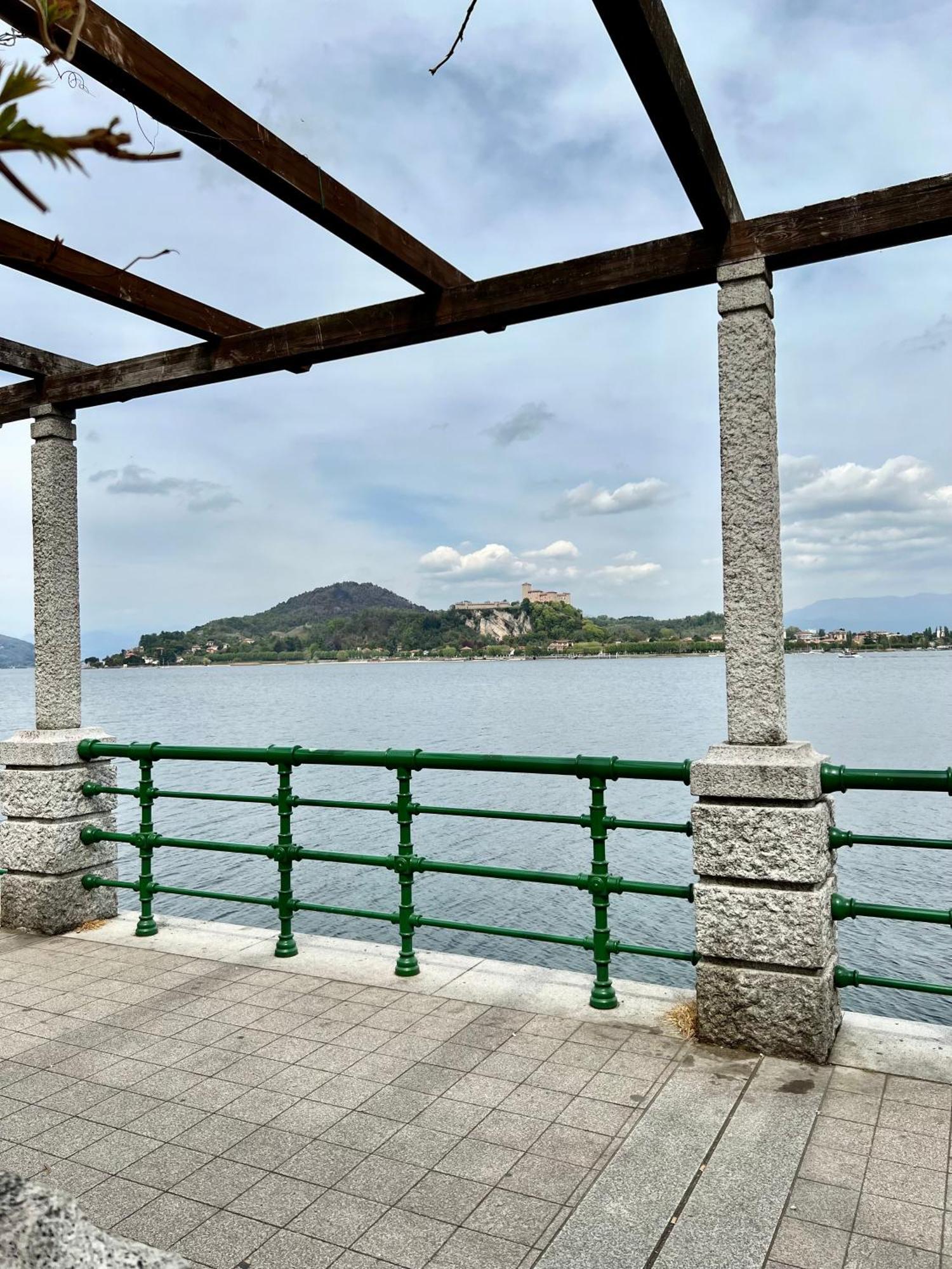 Casa Sul Lago Arona Exterior photo
